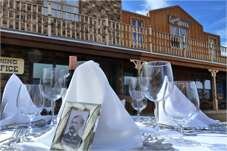 We plan everything for you, from the dinner to the ceremony. Wedding Dinner